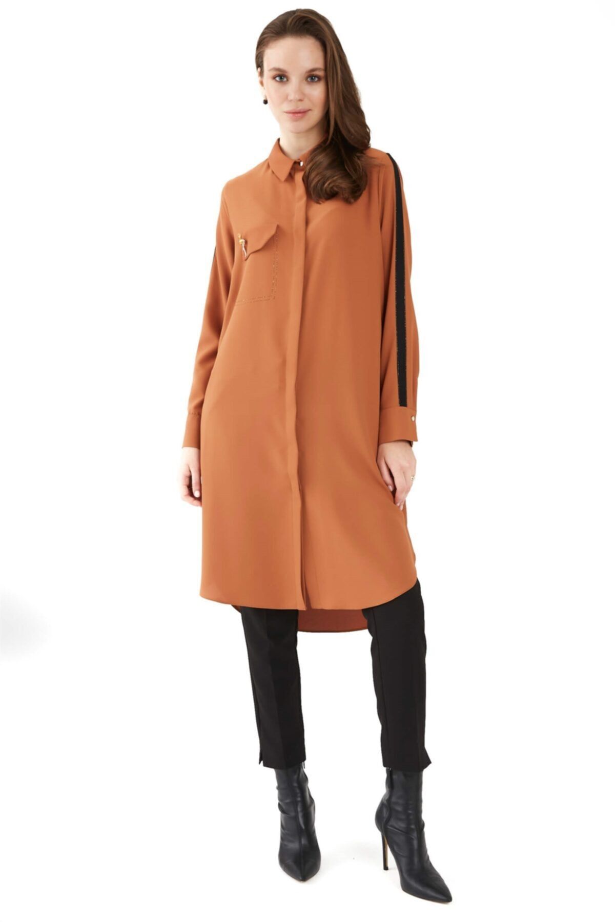 Zühre Kolları Şerit Ve Broş Detaylı Tarçın Tunik T-0978