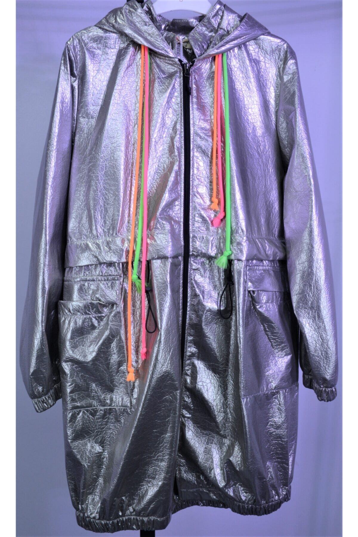 Fame Kadın Kapüşonlu Su Geçirmez Yağmurluk