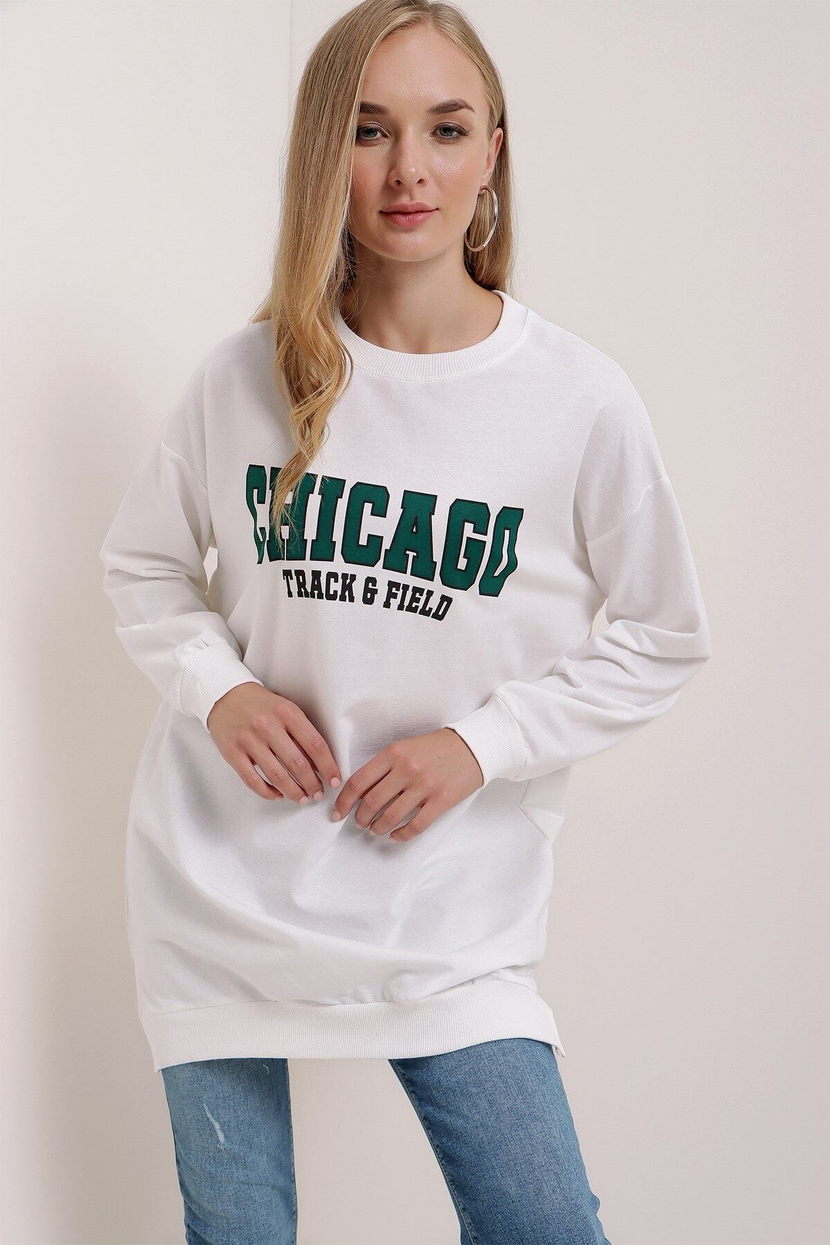 butikburuç Kadın Ekru Chicago Baskılı Tunik