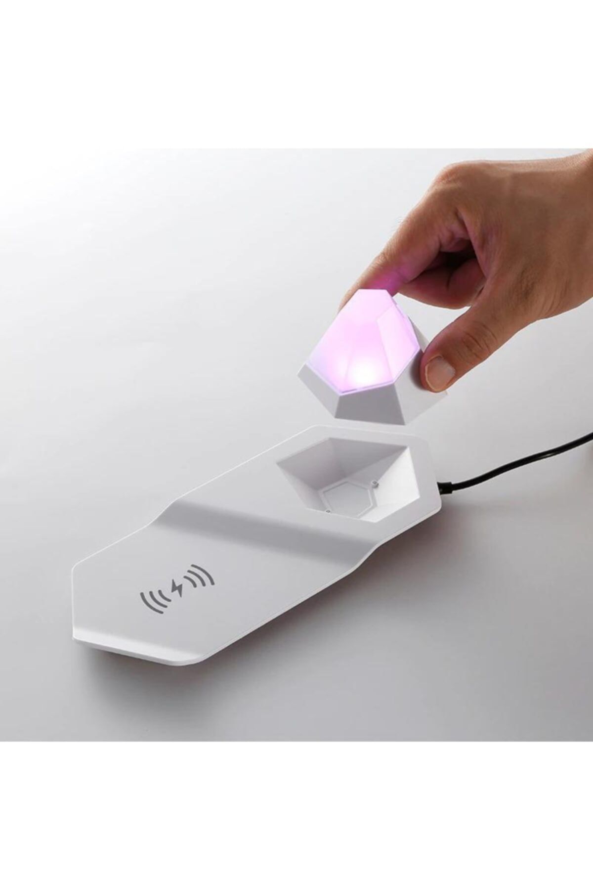 HİQONİC 2in1 Rgb Led Işıklı Başucu Gece Masa Lambası 10w Wireless Şarj Telefon Standı Iphone Samsung Xiaomi