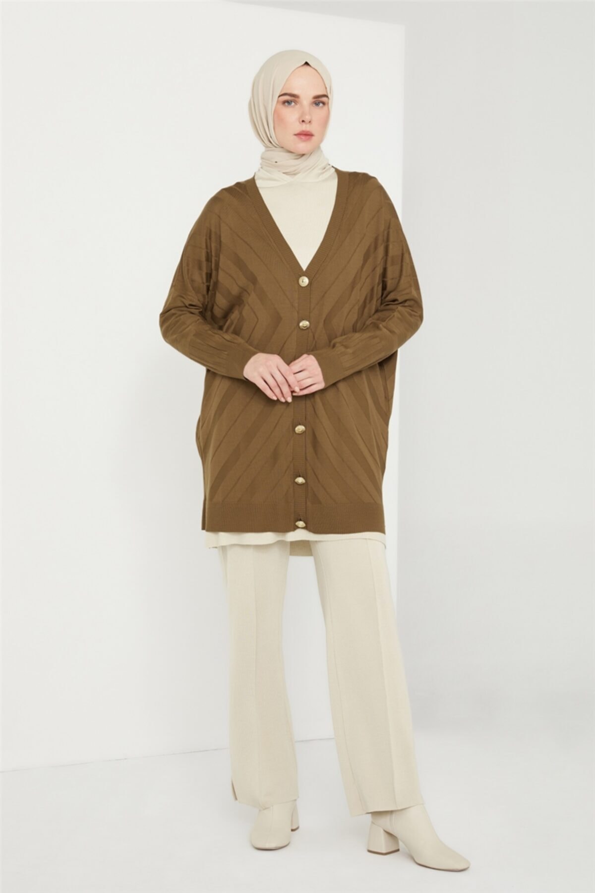 Armine Hırka 21k2006 Karamel