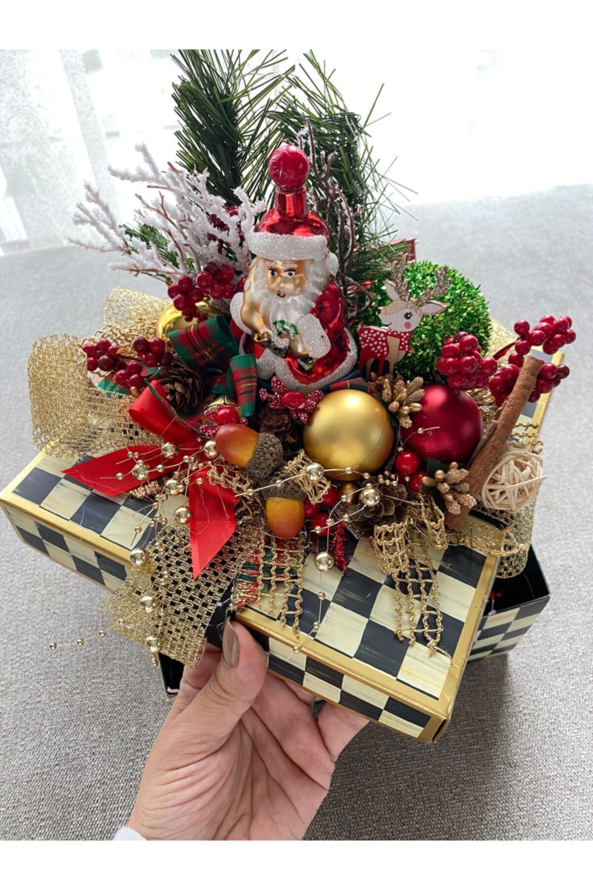 Düş Çınarı Tasarım Atölyesi Noel Baba Dama Kutu Yılbaşı Aranjmanı