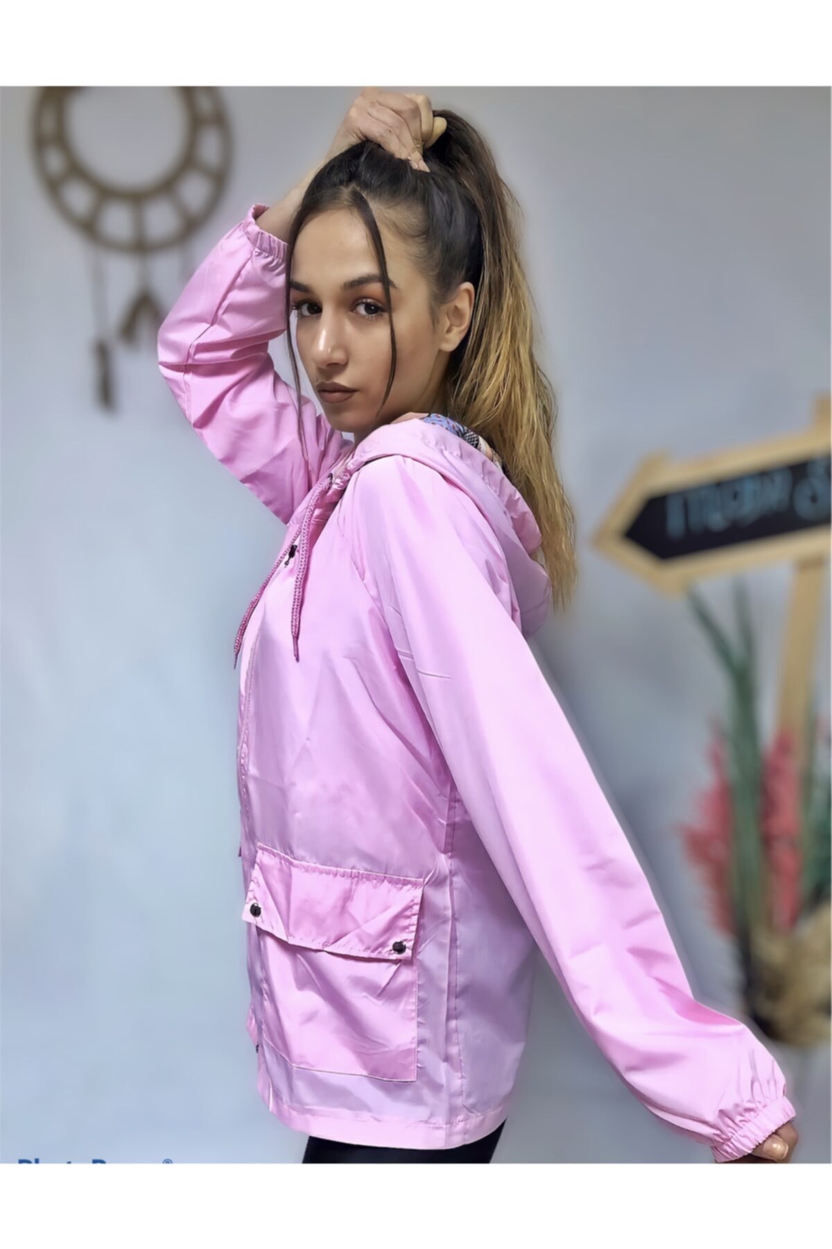 moda sokağı Kadın Pembe Şapkası Desenli Kapüşonlu Yağmurluk