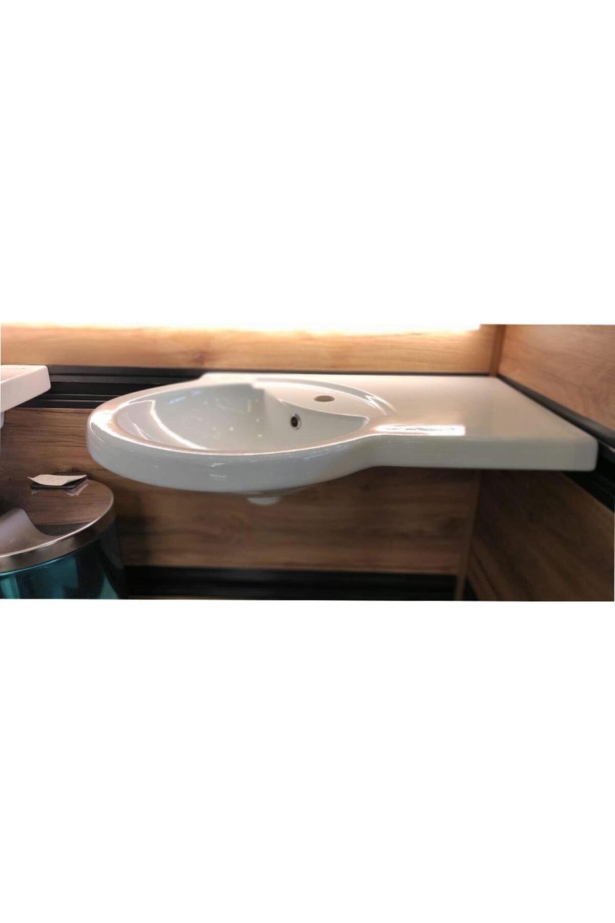 EGE VITRIFIYE Köşe Lavabo Sağ Etejerli 70 cm