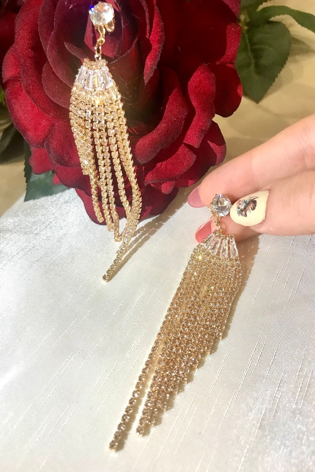 alsaccessories Kadın Gold Renk Zirkon Taşlı Üst Kısmı Kristal Taşlı Sallantılı Küpe