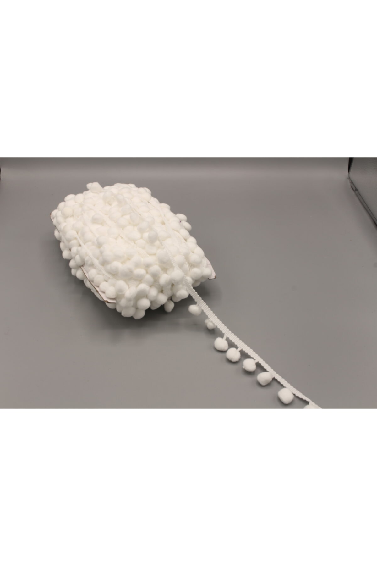 HaserEticaret Beyaz Büyük Ponpon Dekoratif Şerit