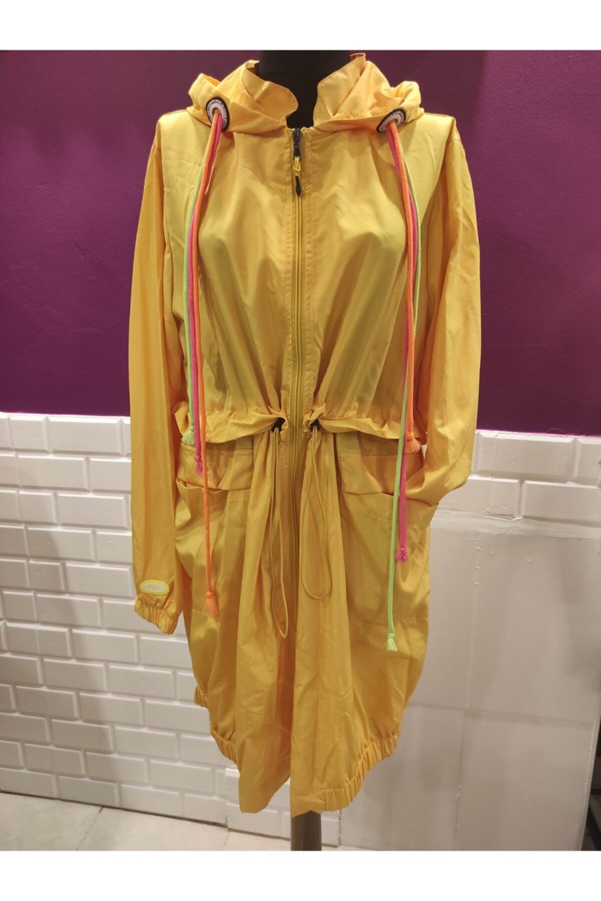 sezitürkmenboutique Bağcıl Detaylı Sarı Yağmurluk