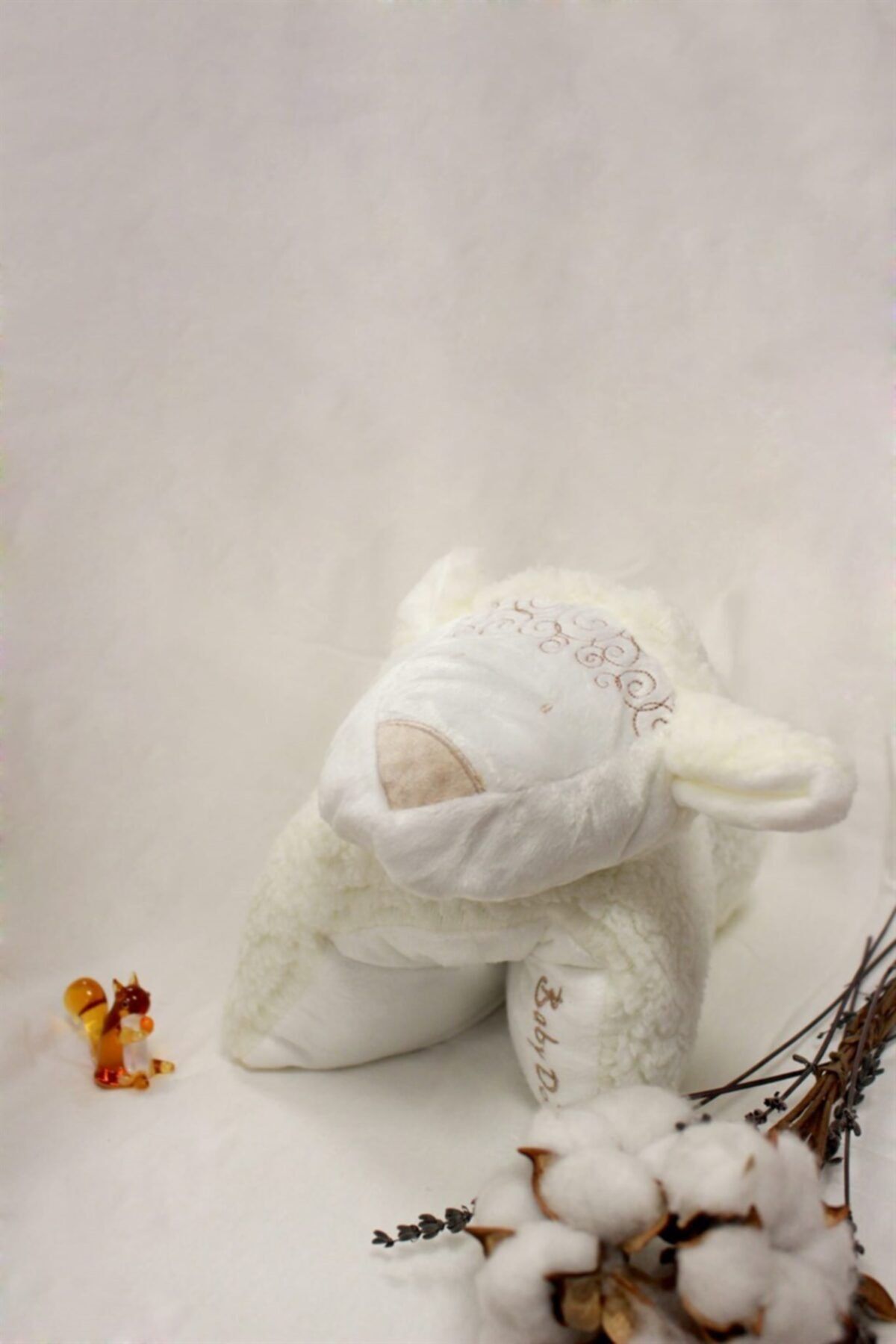 Babydola Kuzu Desenli Peluş Bebek Yastığı