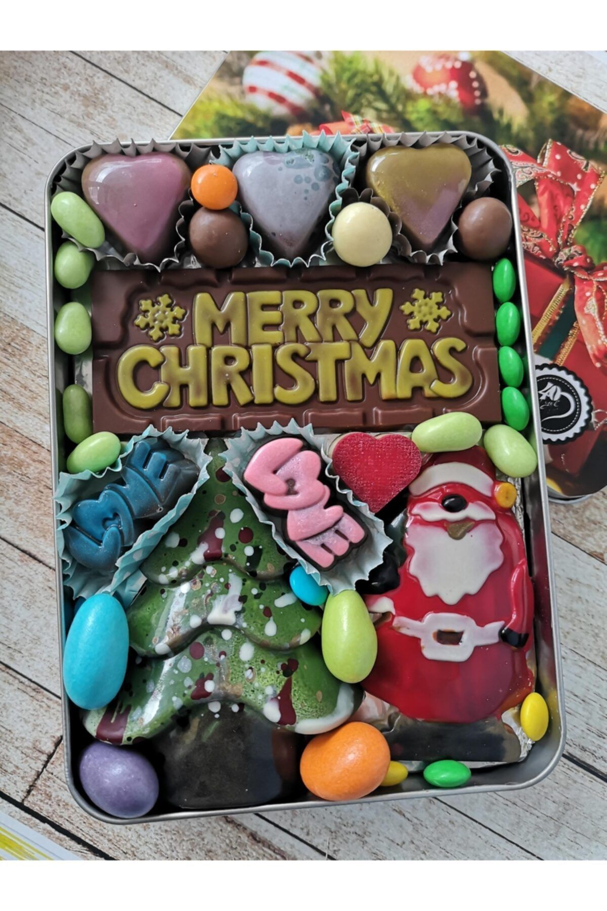 Callebaut Yılbaşı Çam Ağacı Noel Babalı Hediyelik Çikolata Kutusu