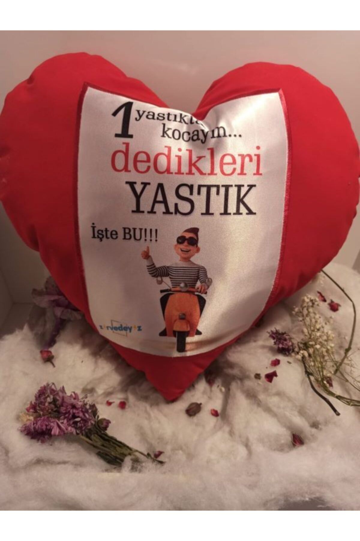 Zirvedeyiz Baskılı Kalpli Yastık