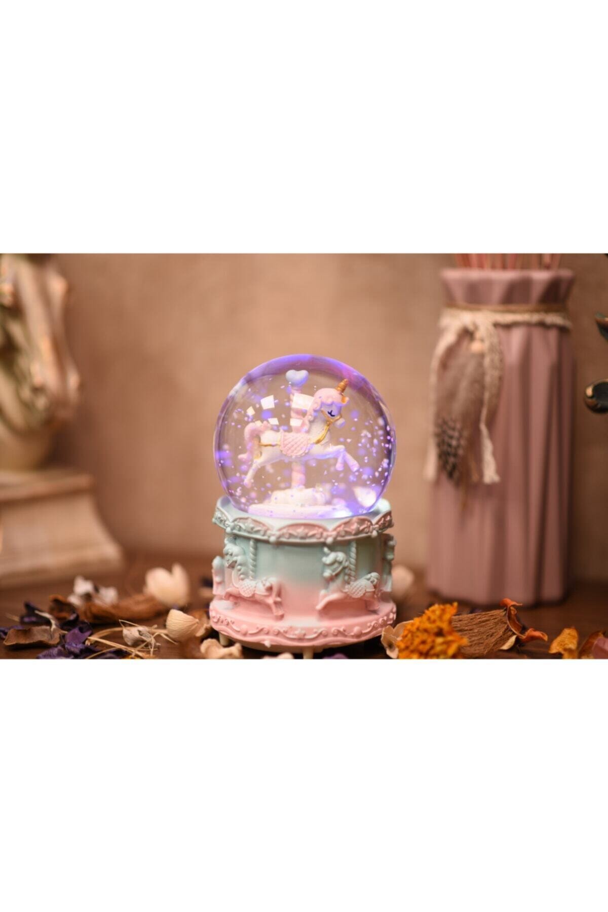 studyosercan2 Büyük Boy Otomatik Kar Püskürten Işıklı Ve Müzikli Atlı Karınca Modeli Kar Küresi