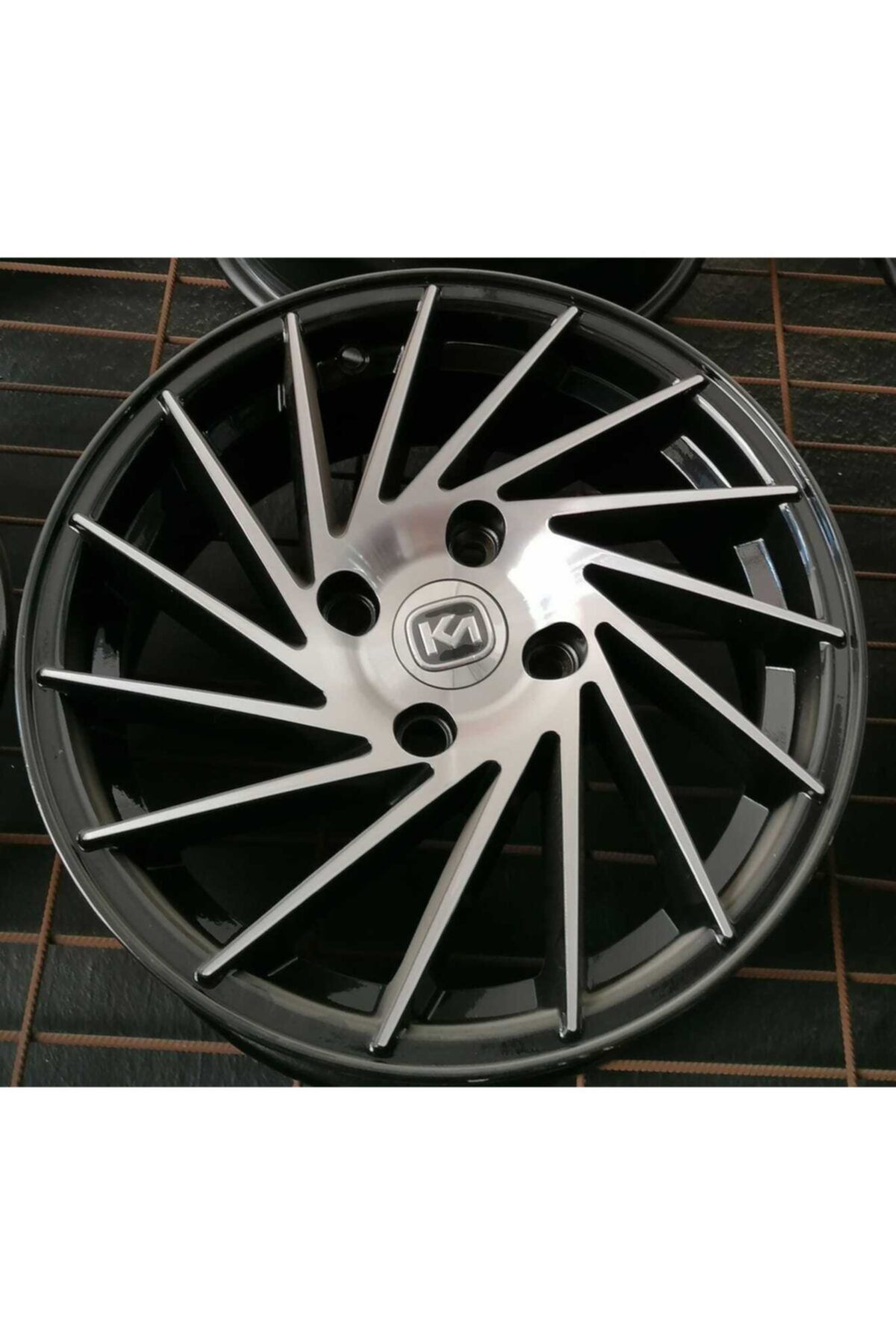 kormetal 6.5x15 4x108 Km 825 Et34 67,2 Black Dıamond Takım