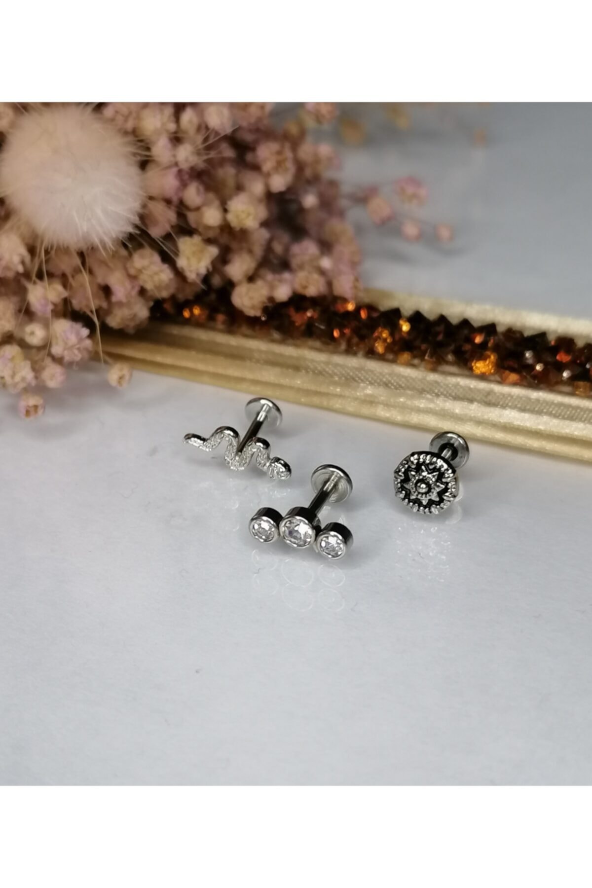 TAKIDAN Yılanlı, Üç Taşlı Ve Otantik Üçlü Kombin Cerrahi Çelik Kıkırdak Tragus Piercing Küpe 6 Mm
