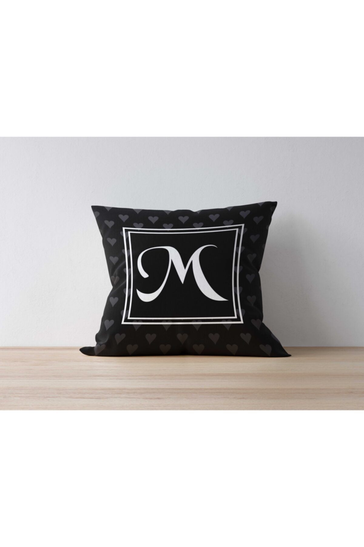 Asyabayrak Harfli Yastık Kılıfı - M Harfi – 43x43cm Çift Taraf Baskılı