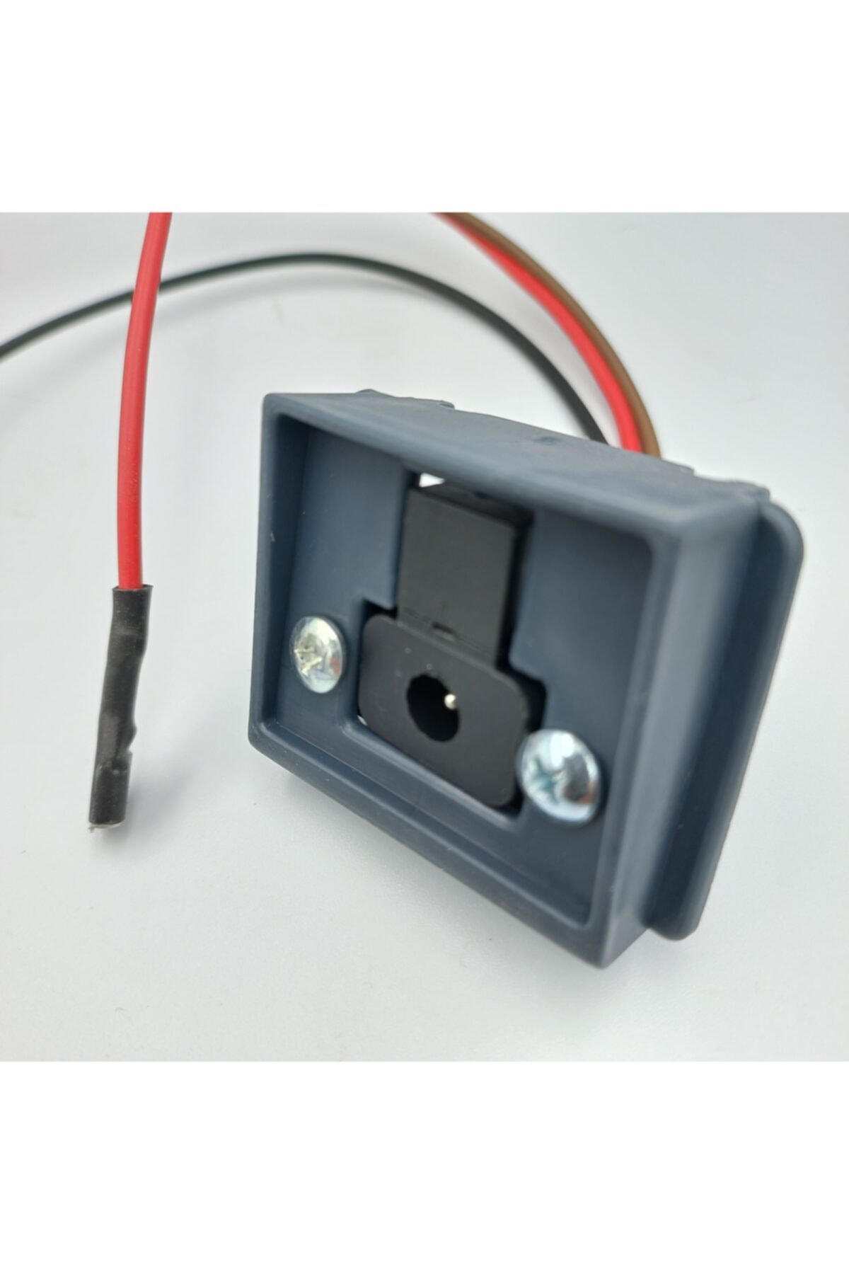 Akülüyedek Baby Hope W437 12v Akülü Araba Şarj Soketi