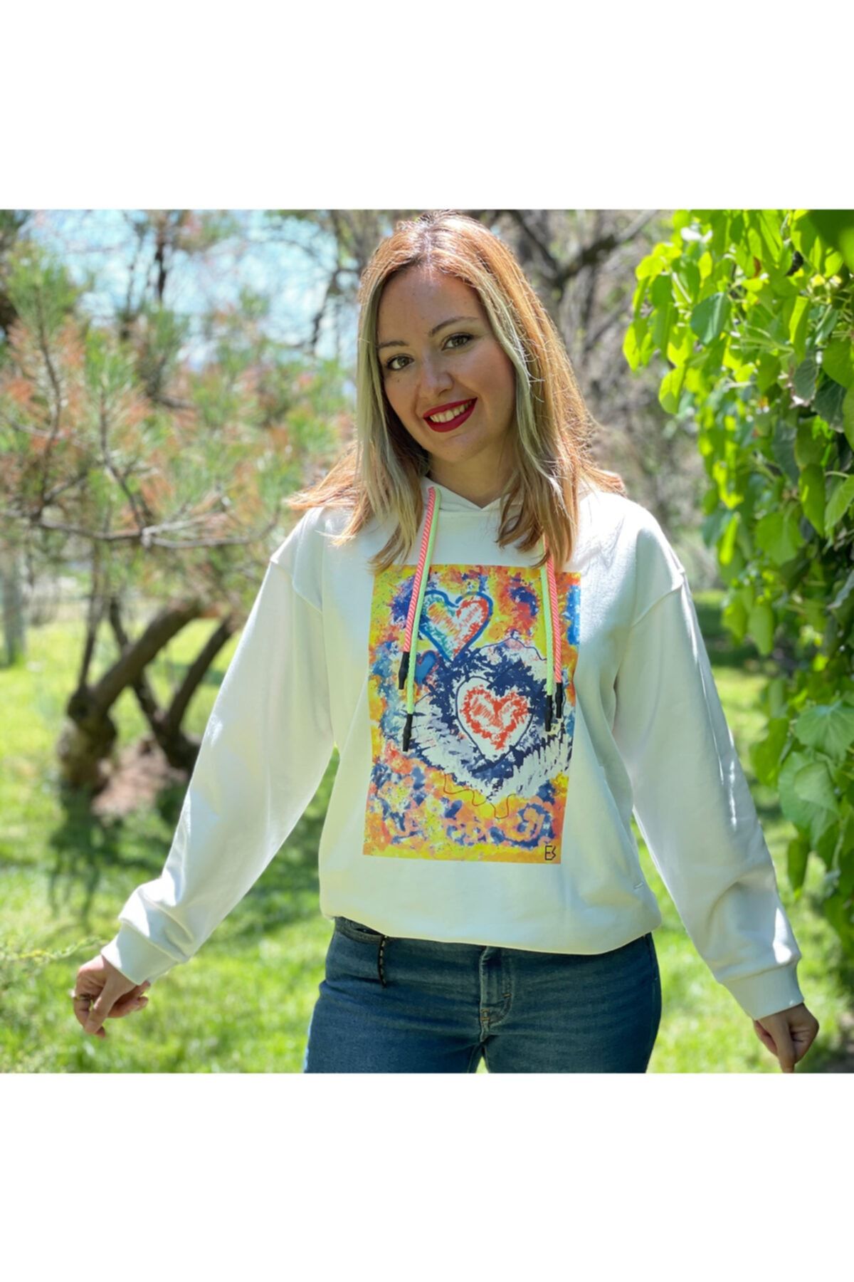 Funkshion by Ekin Sarı Kadın Ekru Love Is The Core Baskılı Özel Tasarım Limited Edition Kapşonlu Sweatshirt
