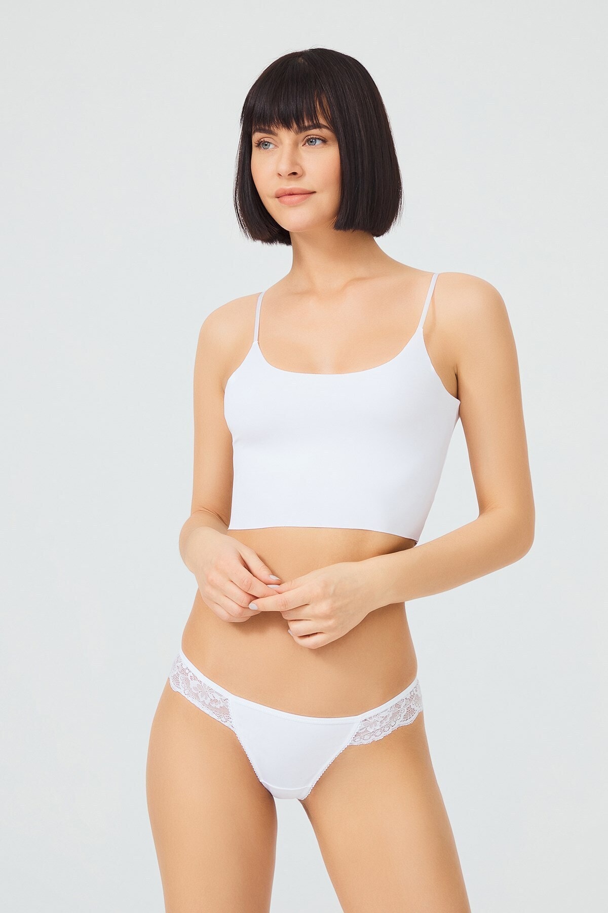 Cottonhill Kadın Beyaz Kenarı Dantel Detaylı Lazer Kesim Tanga Külot