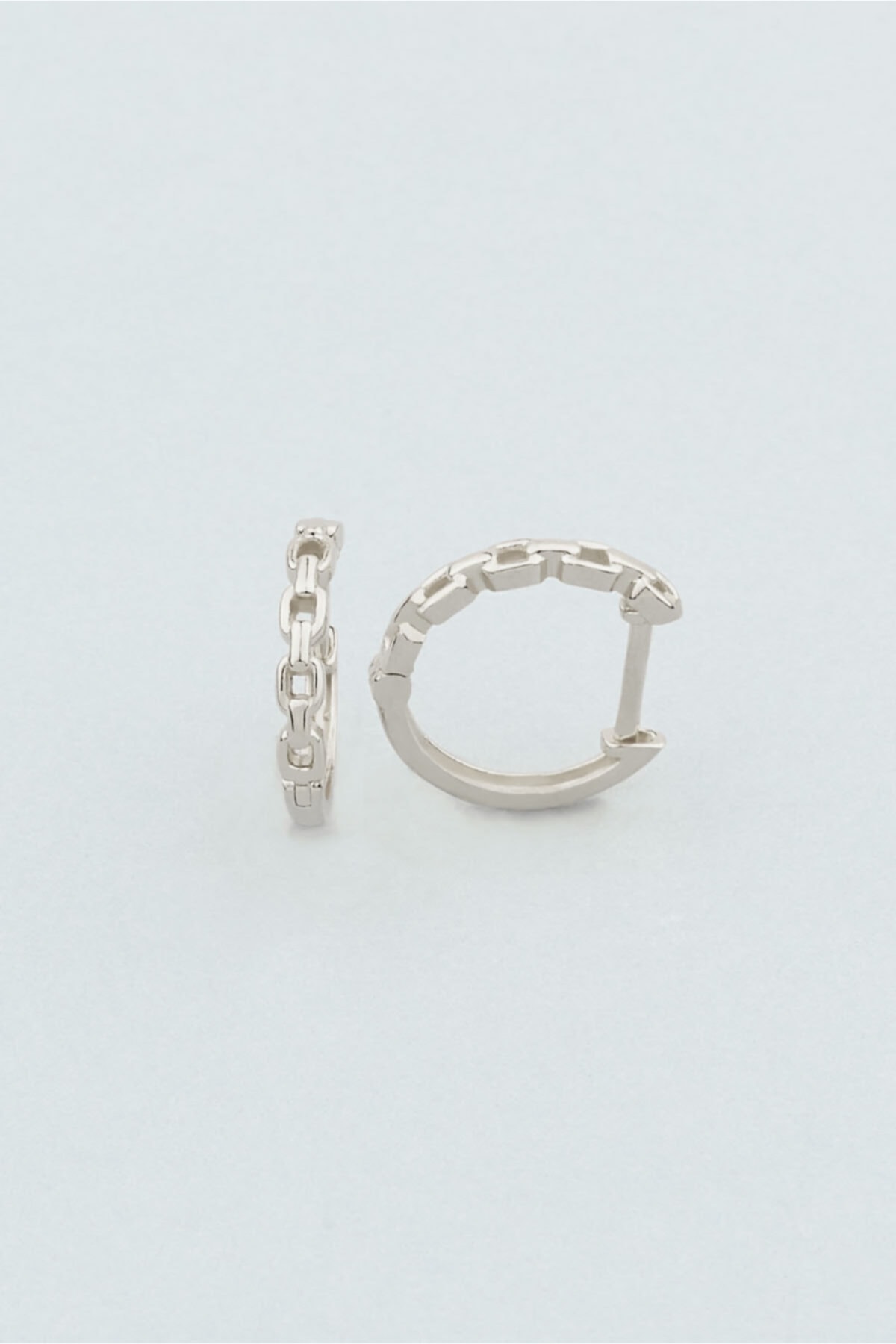 So CHIC... Minimal Zincir Örme 18 Ayar Beyaz Altın Kaplama Gümüş Küpe