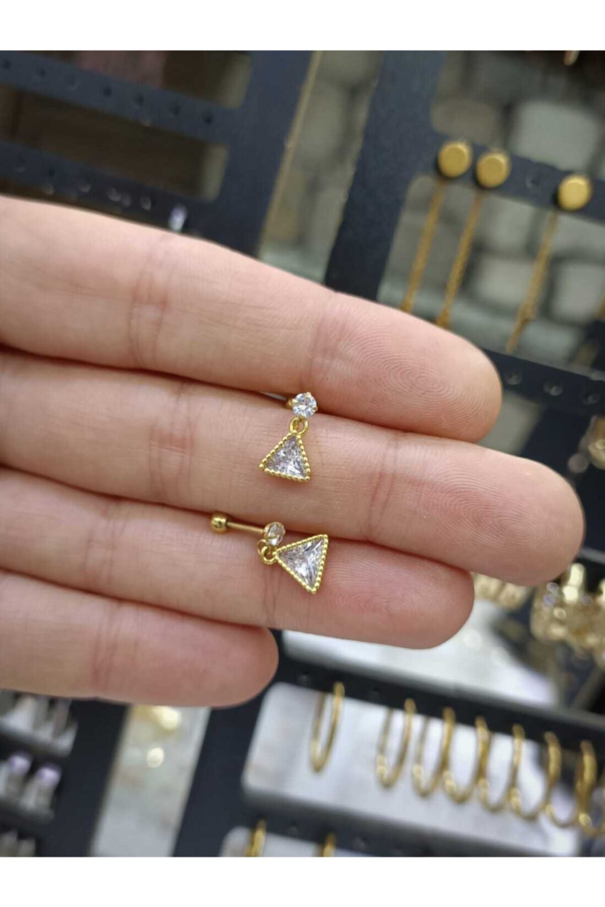 Arescollection Cerrahi Çelik Gold Renk Sallantılı Tragus Kıkırdak Piercingi