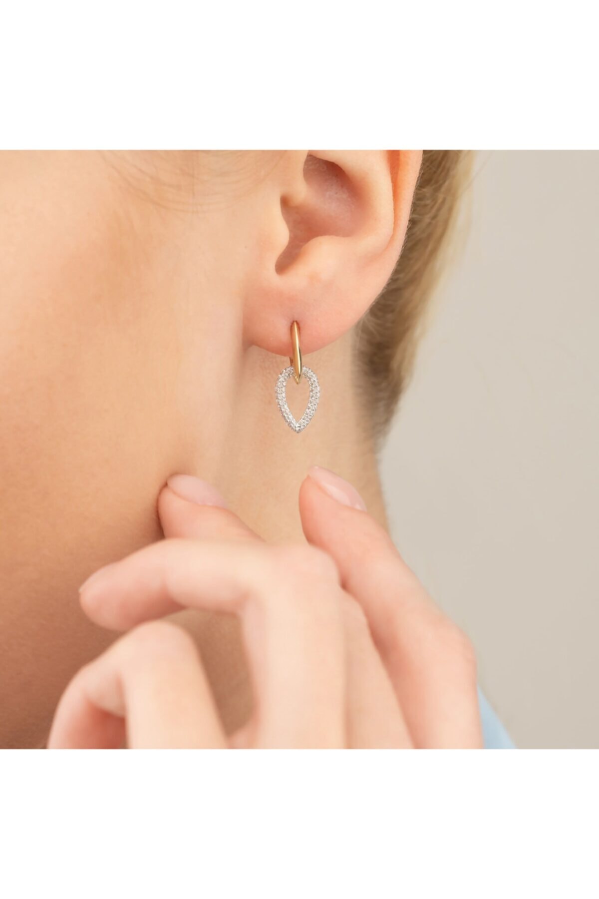 ELEF JEWELLERY Taşlı Sallantılı Damla Formlu 14 Ayar Altın Tarz Küpe