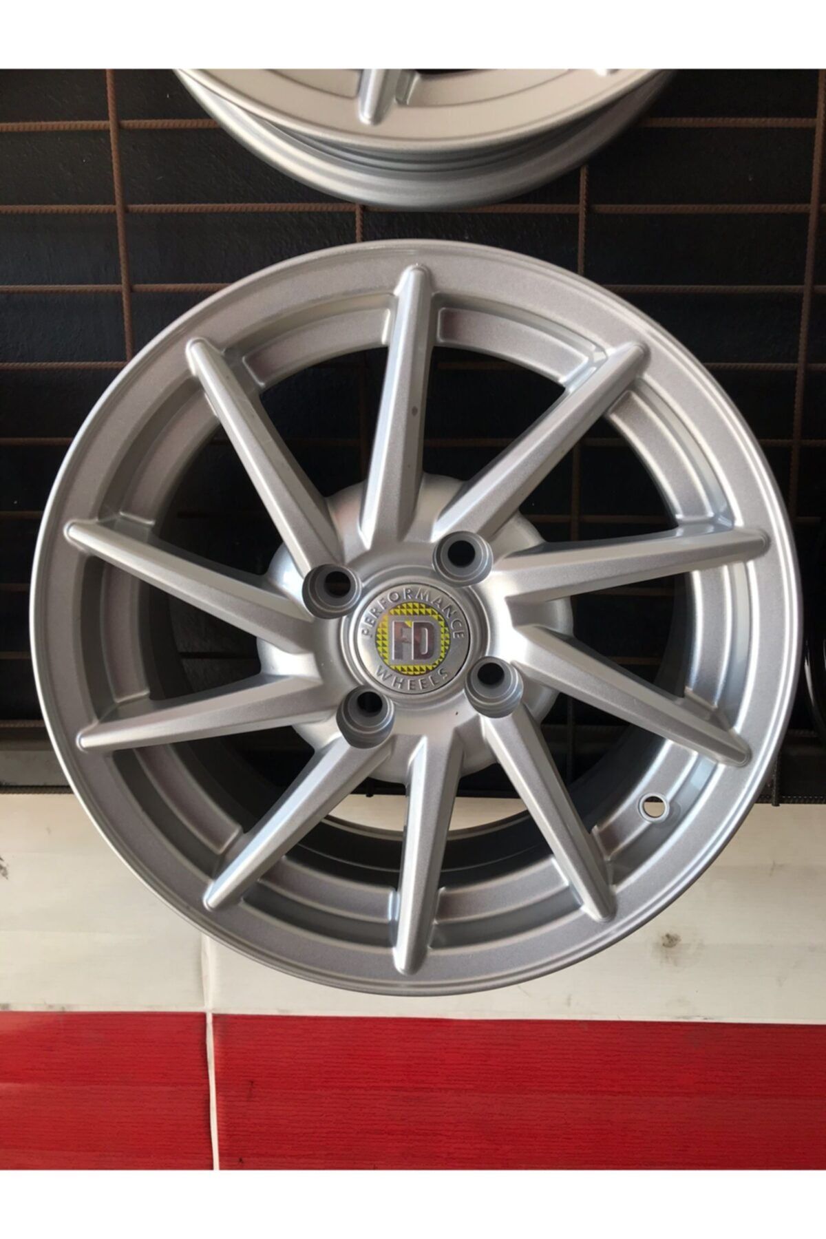 FD Jant 6.0x14 4x100 Fd 486 Et35 67,1 Silver Takım Uyumlu