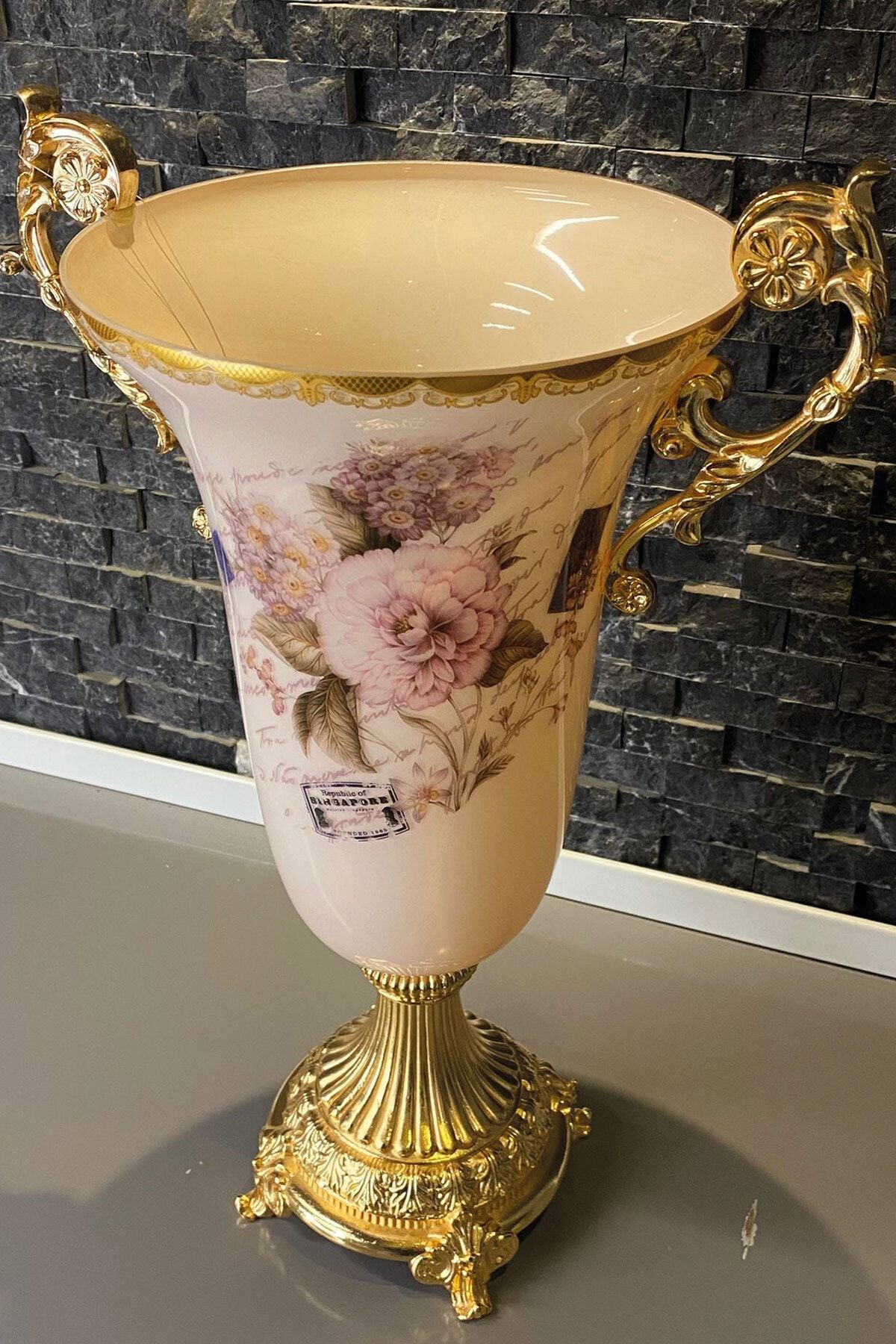 SATIŞ ONLINE AVM Vogg Ultralüx Pirinç Ayaklı Gold Desenli Zümrüt Retro Vazo 41 Cm
