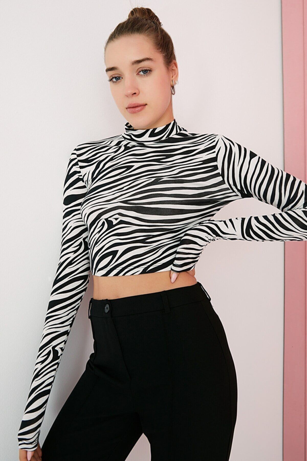 Vees Butik Kadın Siyah Zebra Desenli Uzun Kol Crop Bluz