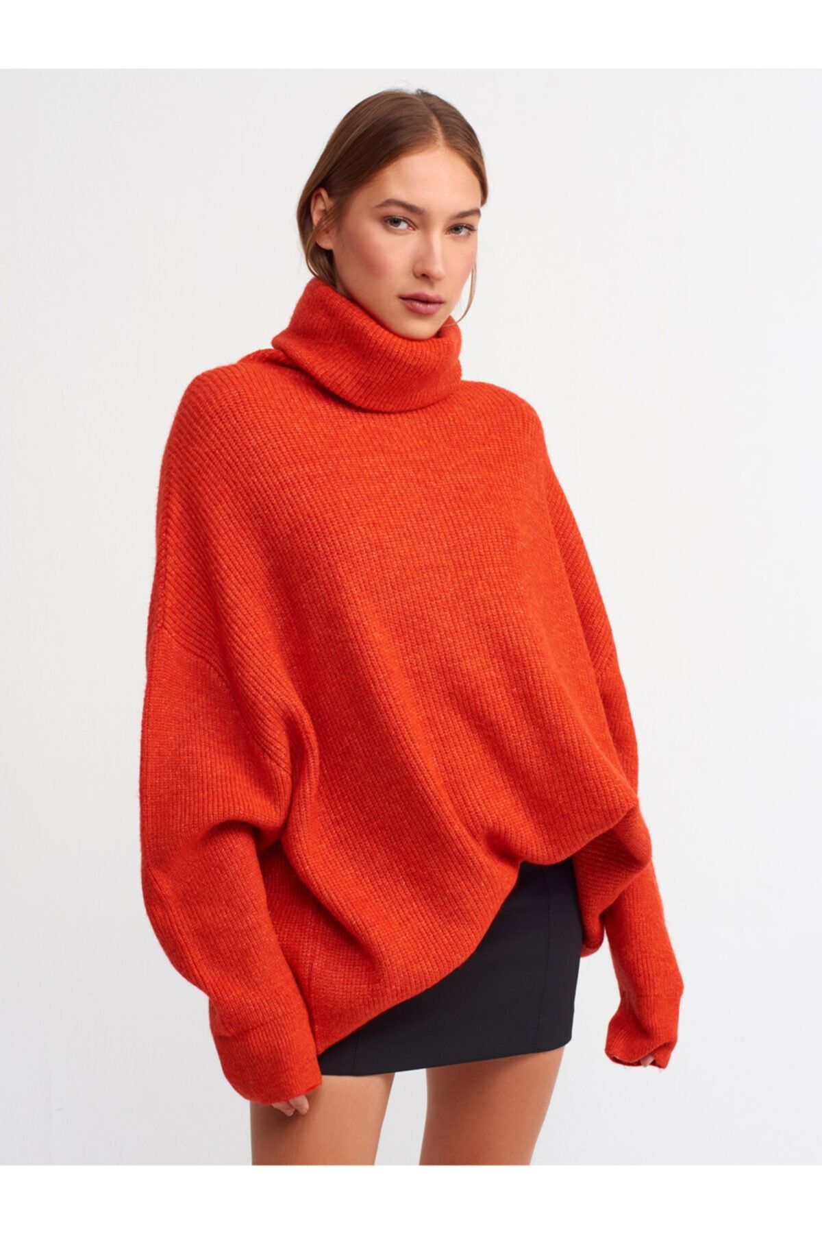 Dilvin Kadın Kırmızı Balıkçı Yaka Oversize Kazak 101A02268
