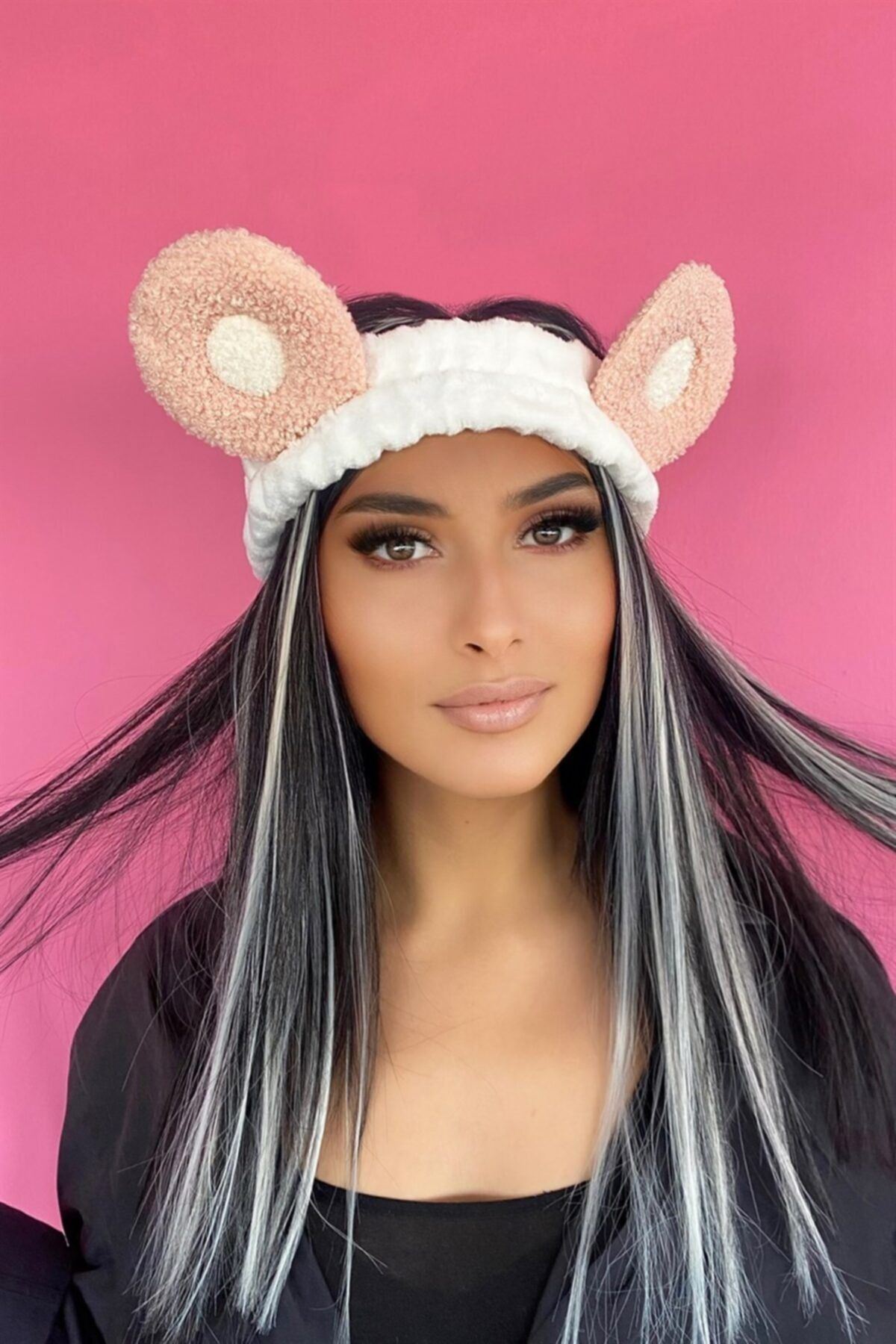 TAKIŞTIR Beyaz Renk Pembe Kulak Figürlü Peluş Saç Bandı