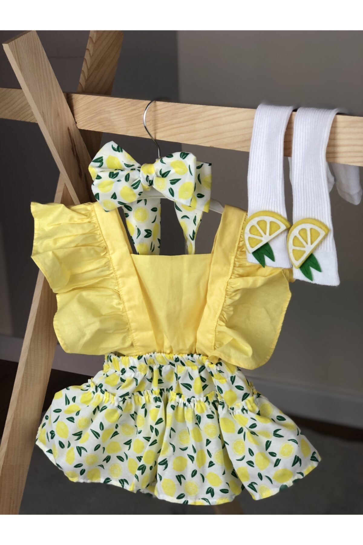 BabyPuff Kız Çocuk Limon Desen Salopet Bandana Çorap Seti