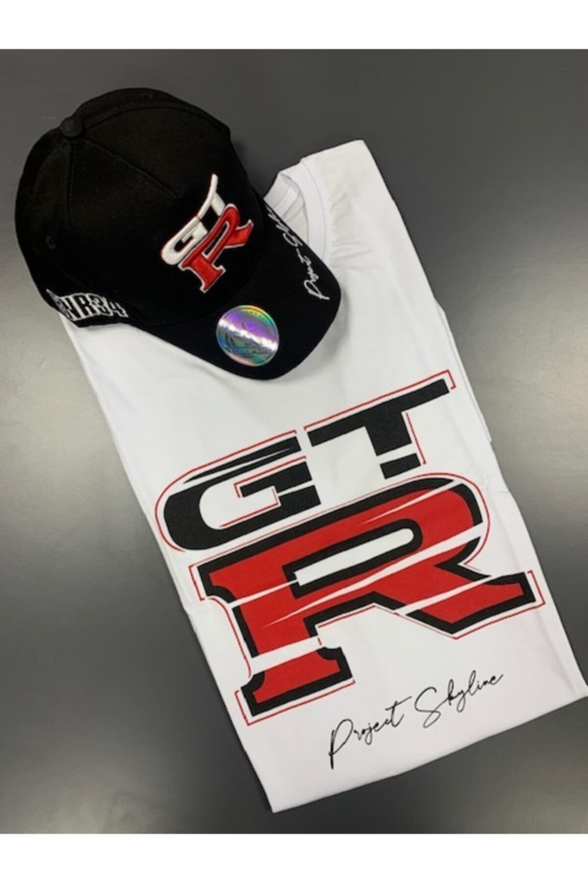 Tomofilya Süper Fırsat Gtr Beyaz Tshirt - Black Şapka