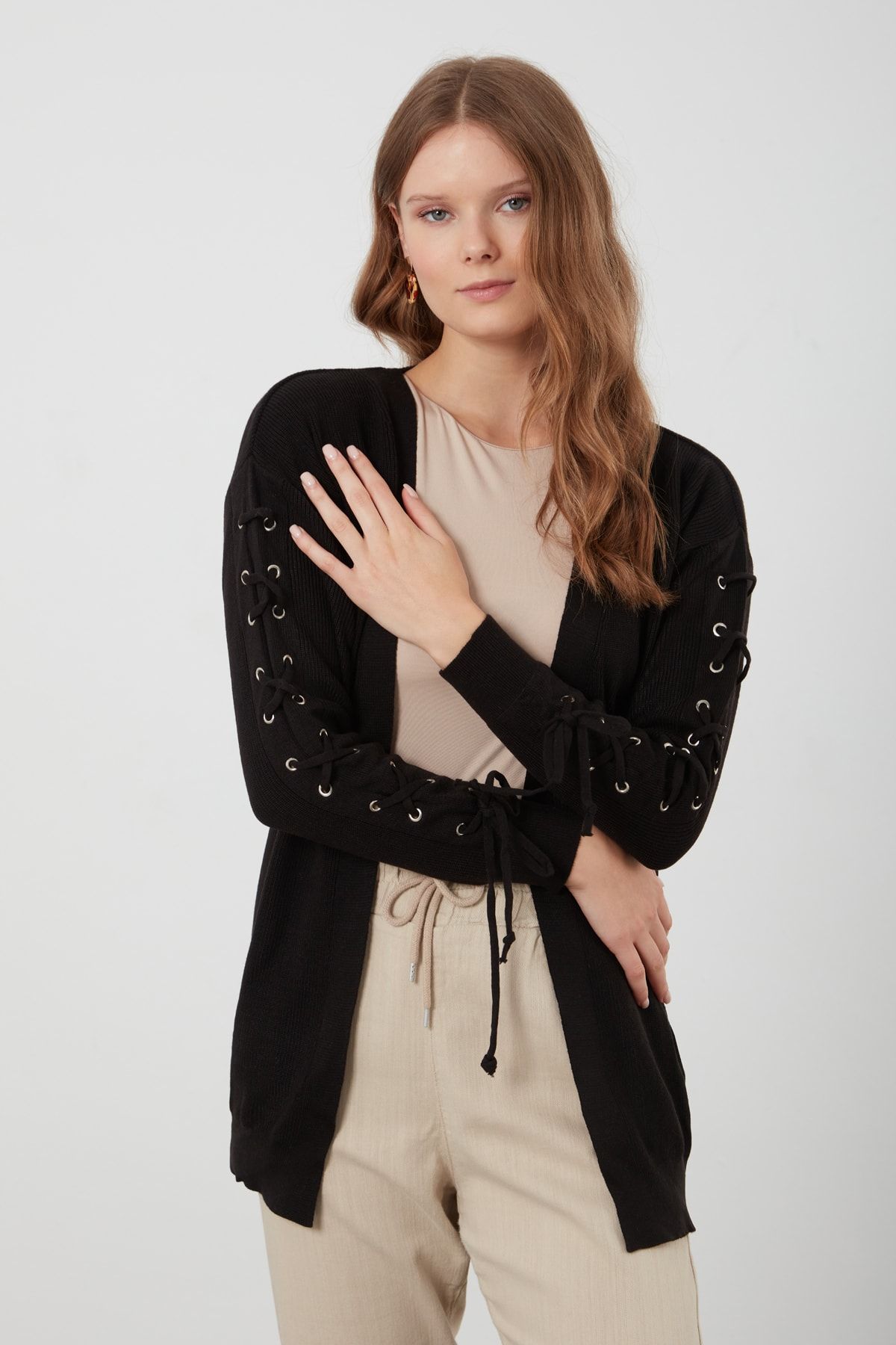 TENA MODA Taş Kolları Kuşgözü Bağcıklı Hırka