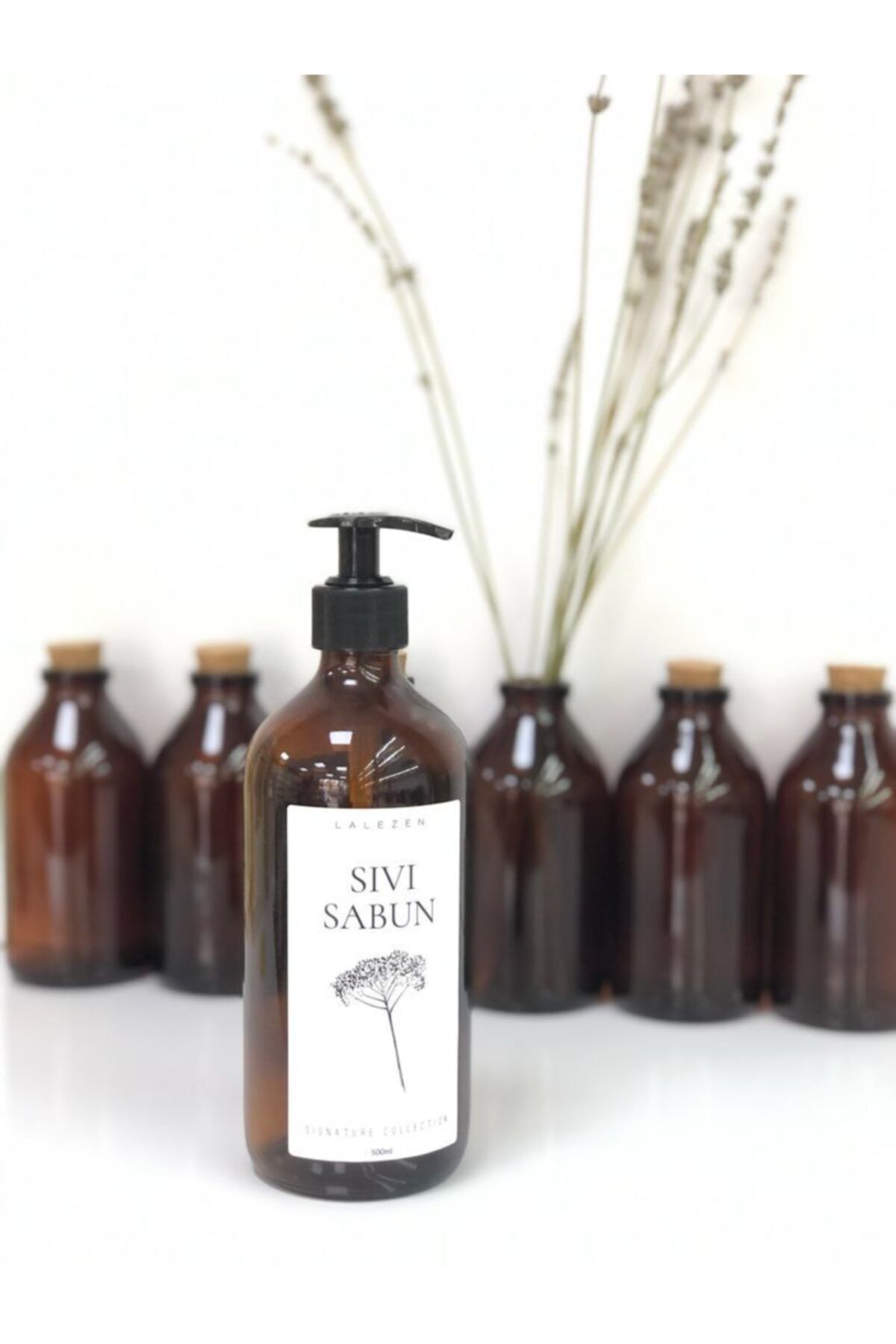 LALEZEN Sıvı Sabunluk Beyaz Çiçek Etiketli 500 Ml Amber Cam Sabunluk