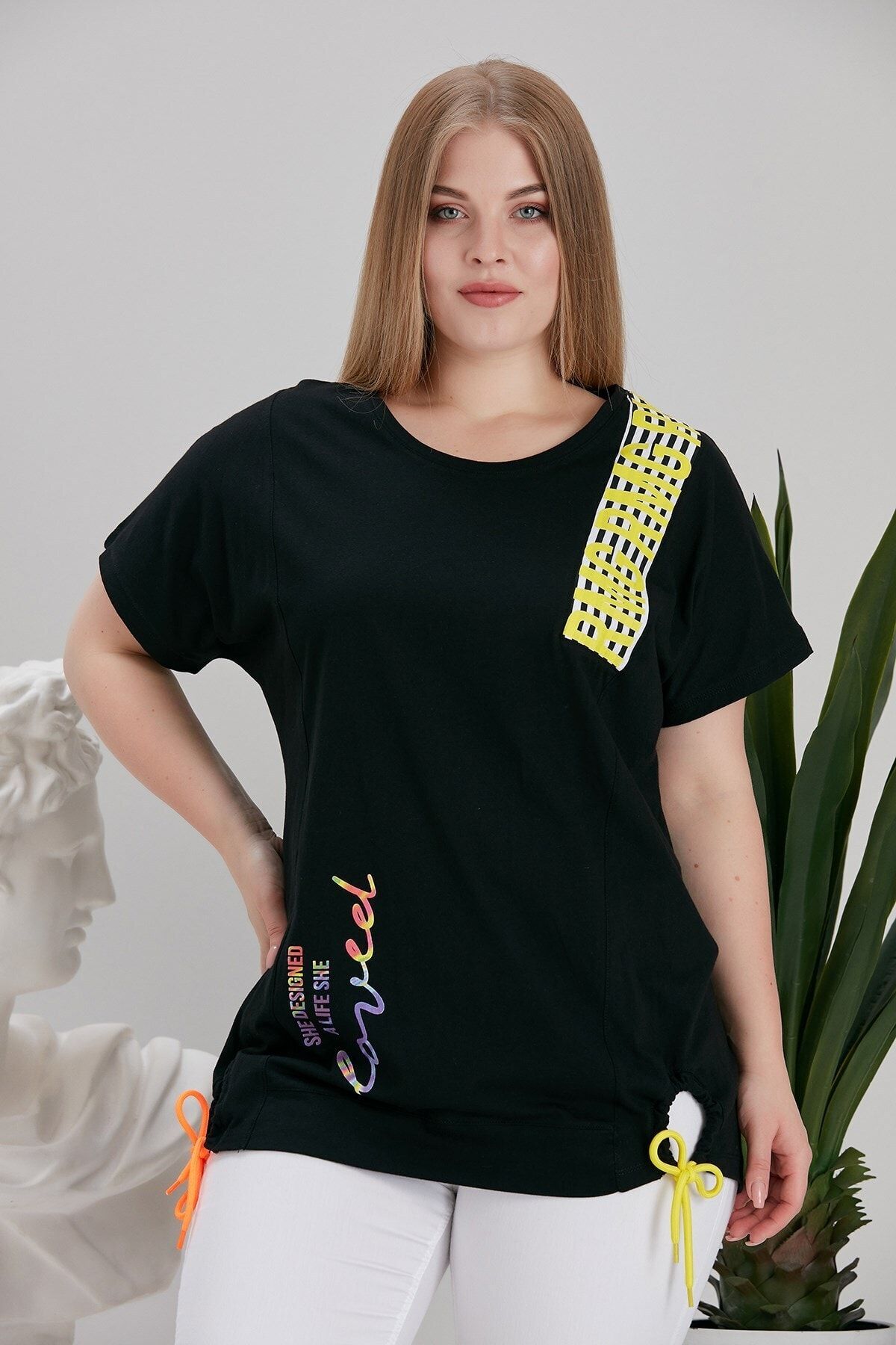 RMG Eteği Bağcık Detaylı Baskılı Büyük Beden Siyah T-Shirt
