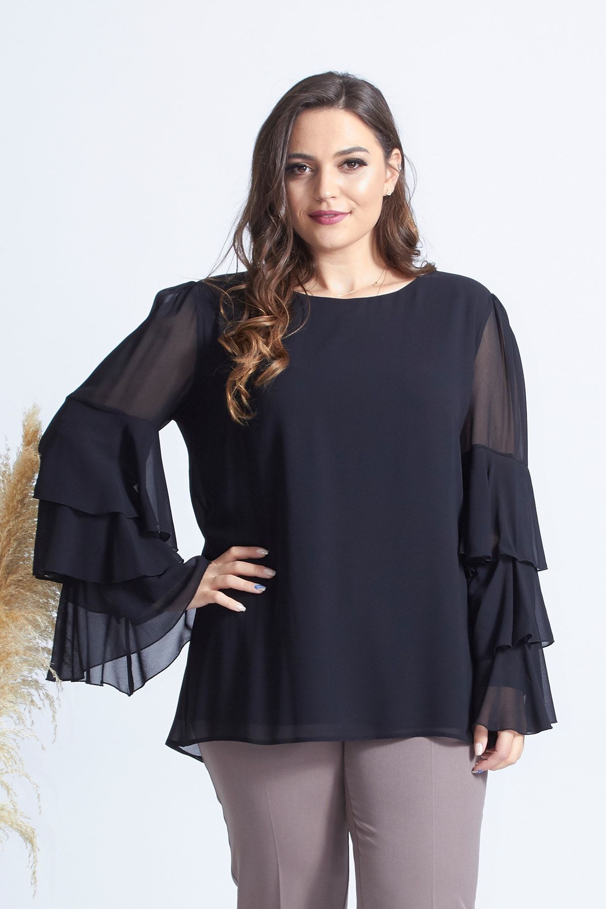 Moda Berray Kolları Fırfırlı Büyük Beden Bluz Siyah 28009