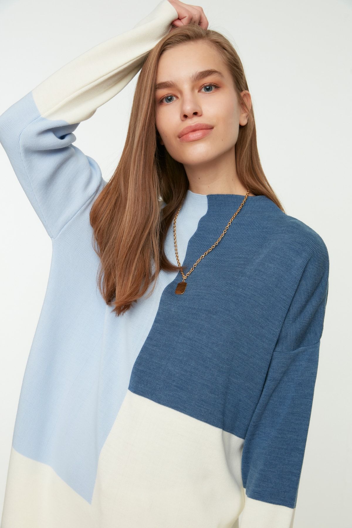 Trendyol Modest Indigo Dik Yaka Renk Bloklu Triko Kazak TCTAW22AK0054