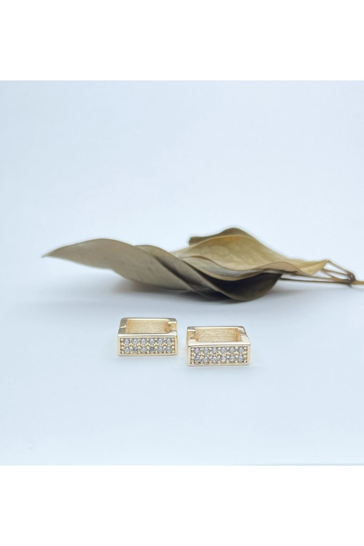 Alix Accessories Zirkon Taşlı Tasarımlı Çelik Kare Küpe