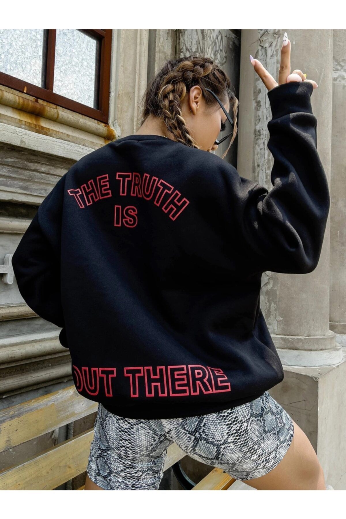 K&H TWENTYONE Kadın Siyah Önü Dream Yazılı Sırt Truth Baskılı Oversize Sweatshirt
