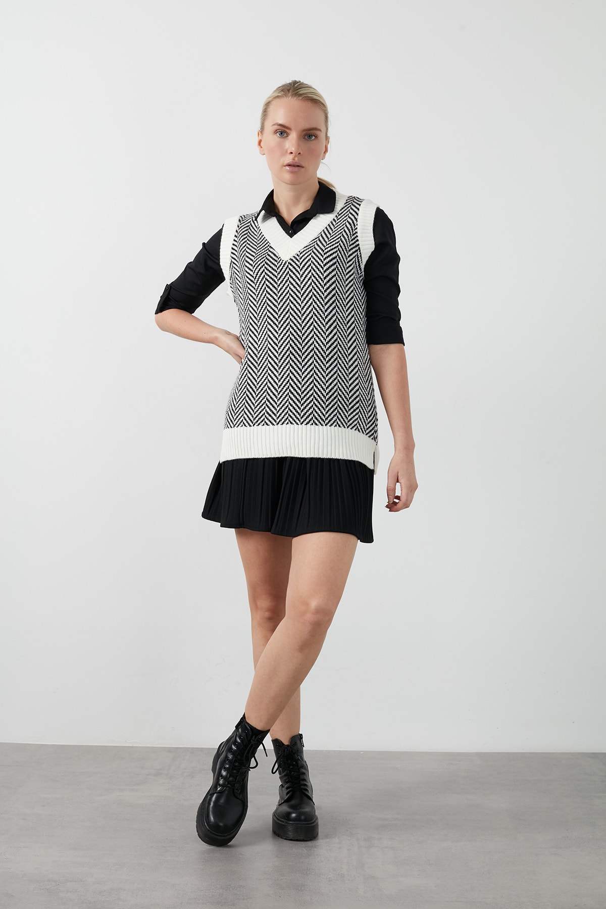 Lela Dersenli V Yaka Akrilik Süveter Kadın Süveter 4615059