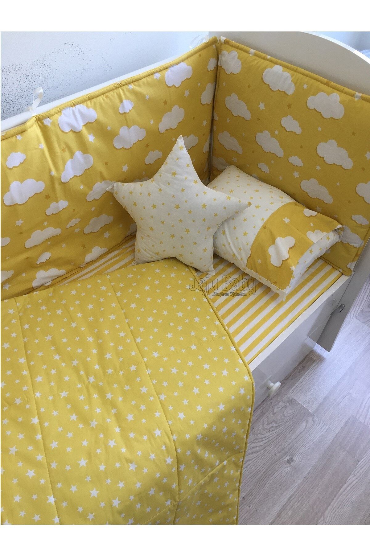 Jaju Baby 60x120 Sarı Bulut Desenli Bebek Nevresim Takımı Ve Kenar Koruma