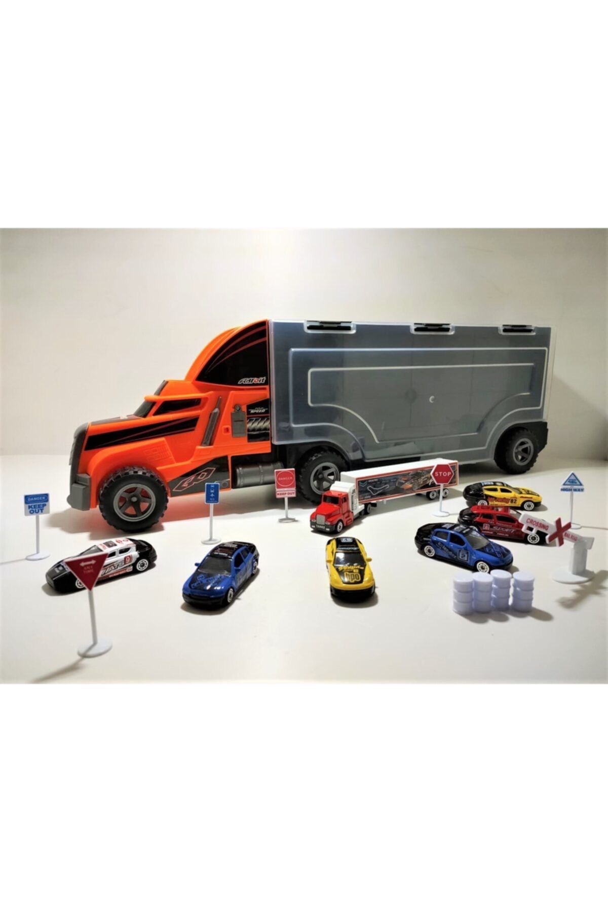KAHRAMAN OYUNCAK Taşıyıcı Tır 60cm Set 6 Metal Araba Trafik Işaretleri Ve Tır Kapaklı Taşıyıcı Büyük Set