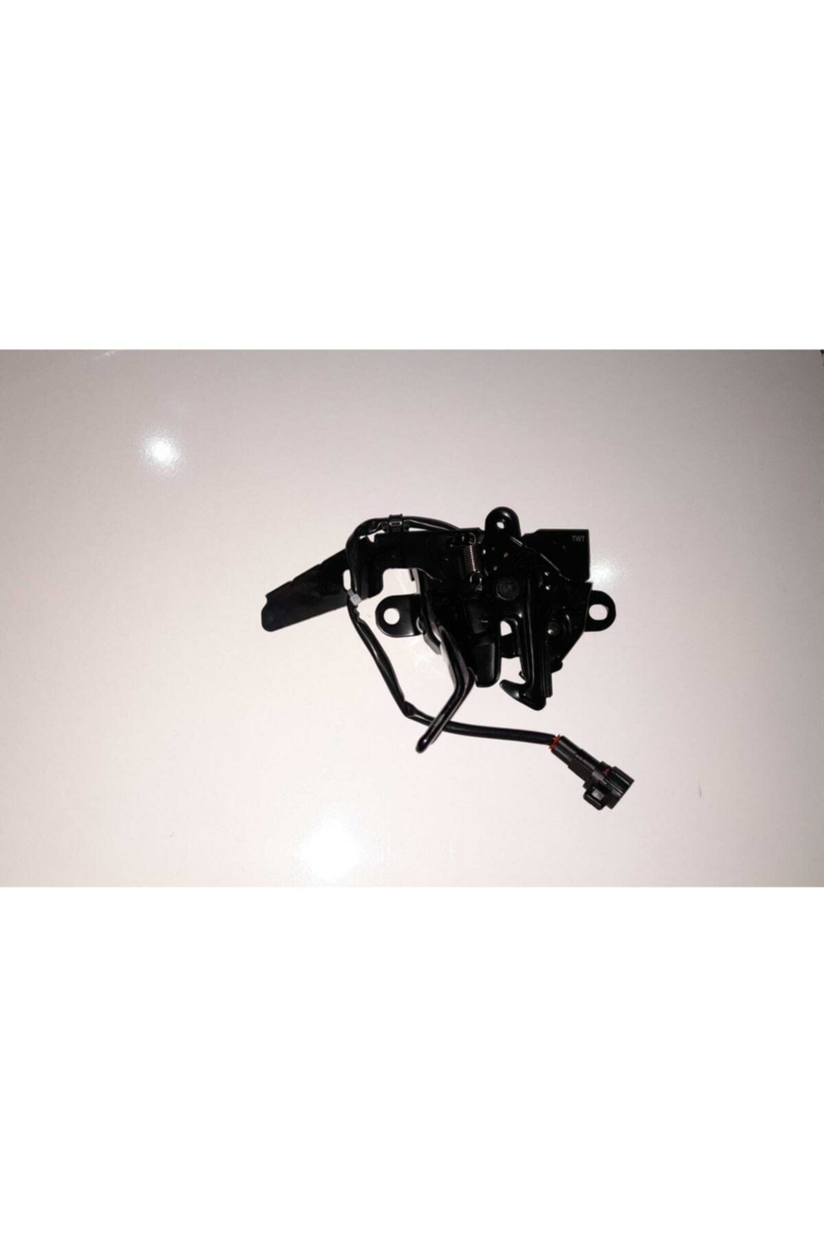 İthal Kilit Kaput Motor Corolla 19-21