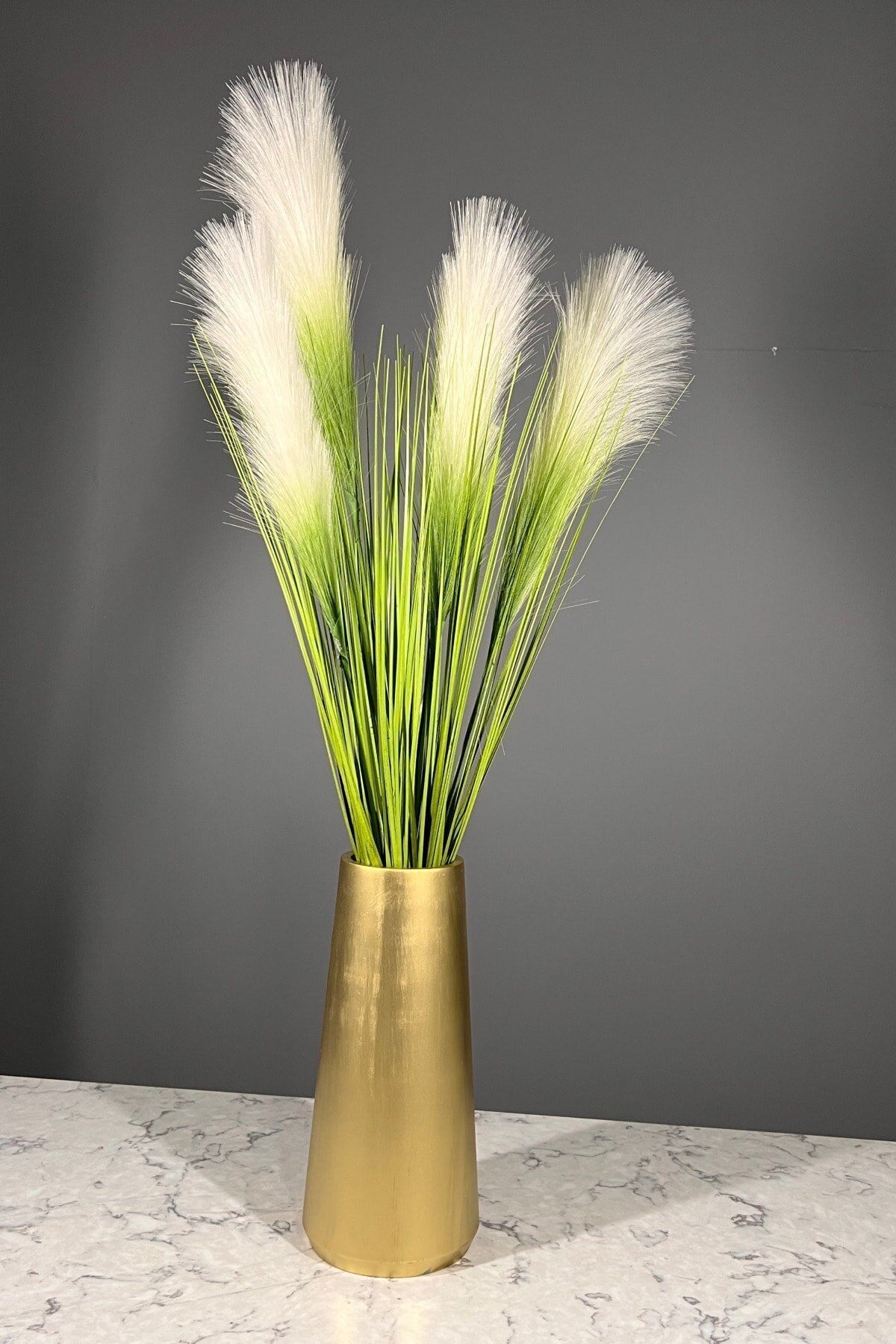 İPEK ÖZMEL Luxurious Serisi Gold Uzun Beton Vazoda Yapay Pampas 5 Dal 70 Cm Beyaz