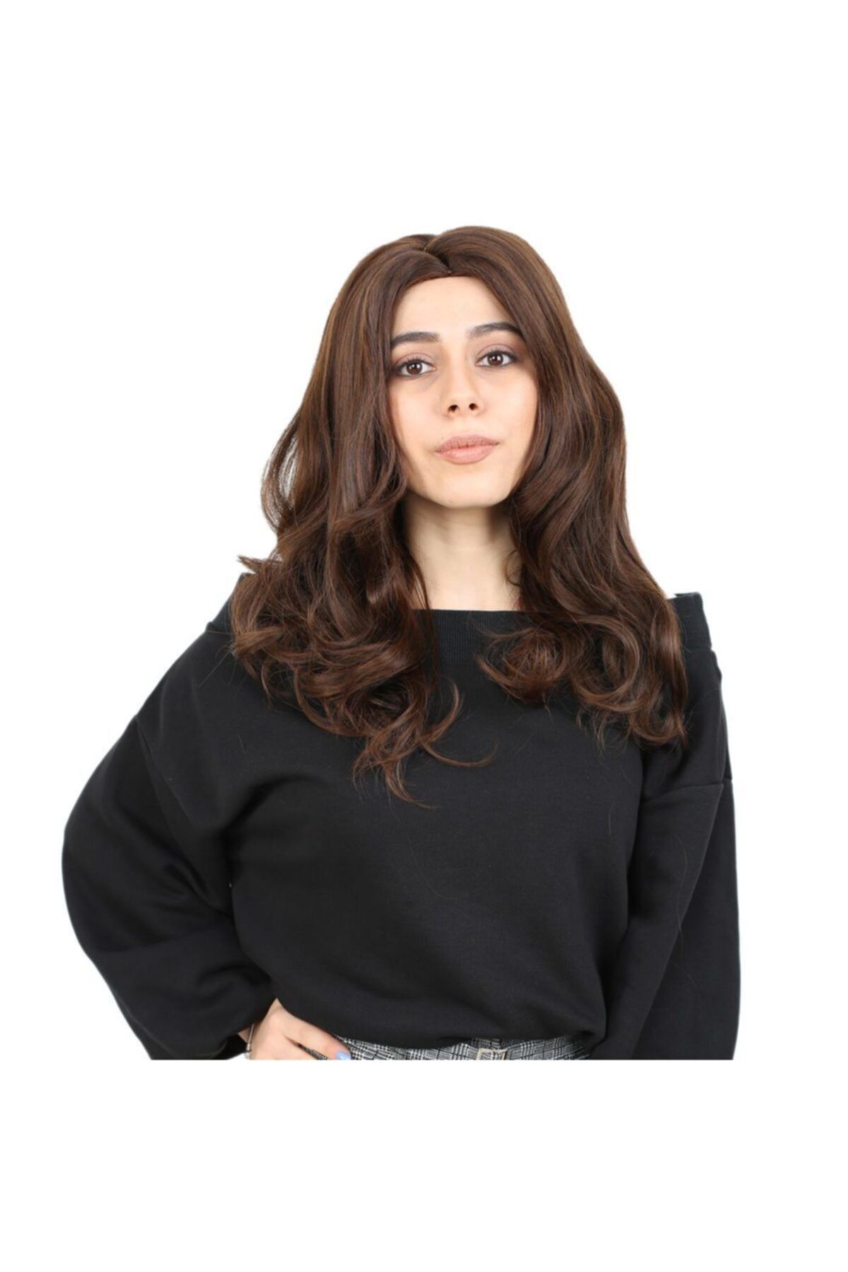 Suzan Peruk Kahkülsüz Fiber Sentetik Orta Boy Dalgalı Peruk - Kahve Karamel