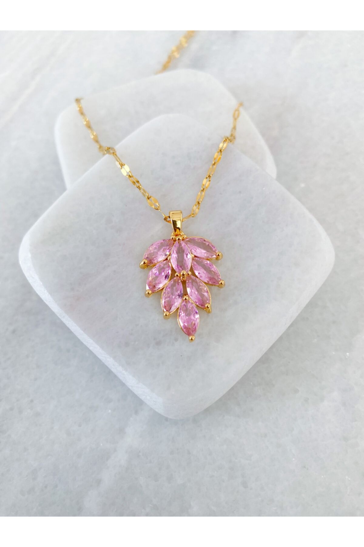ipek bijuteri Pembe Zirkon Taşlı Yaprak Çelik Kolye