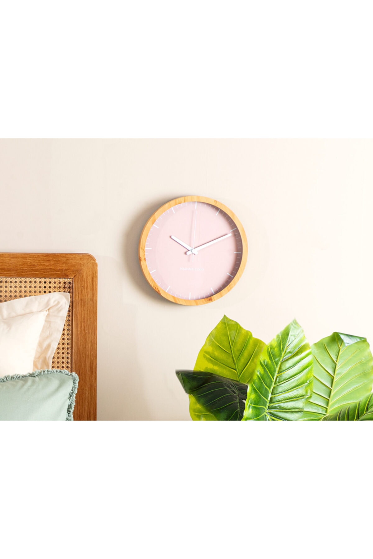 Madame Coco Dumont Duvar Saati