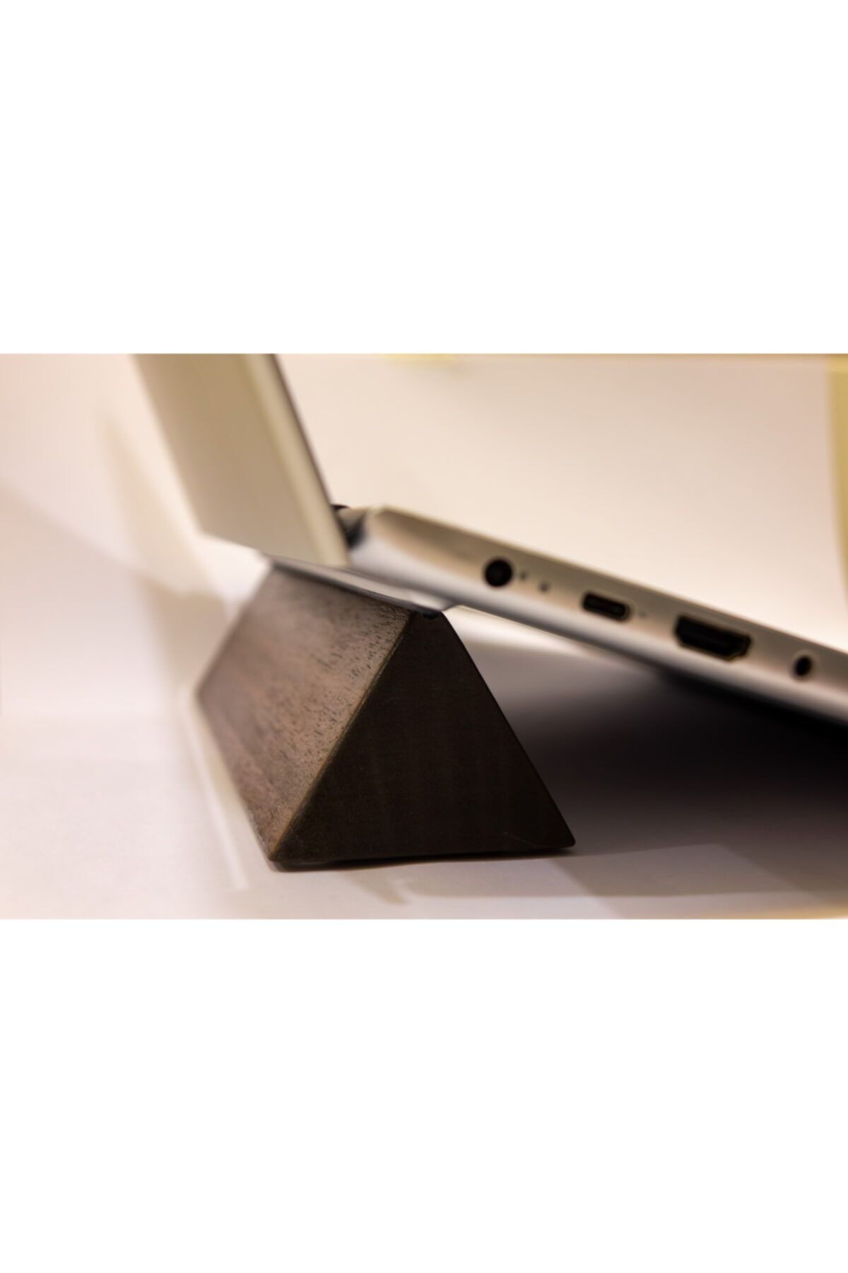 MEMINDESIGN Tako Notebook Standı