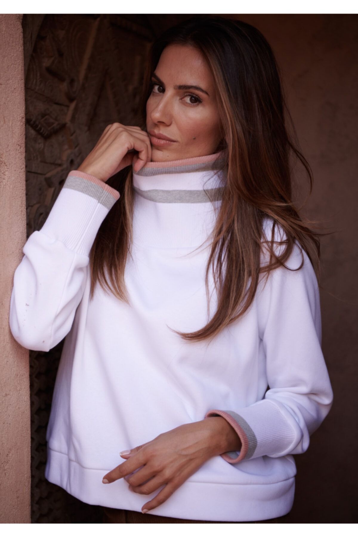 MYDA Dik Yaka Sweatshirt Beyaz