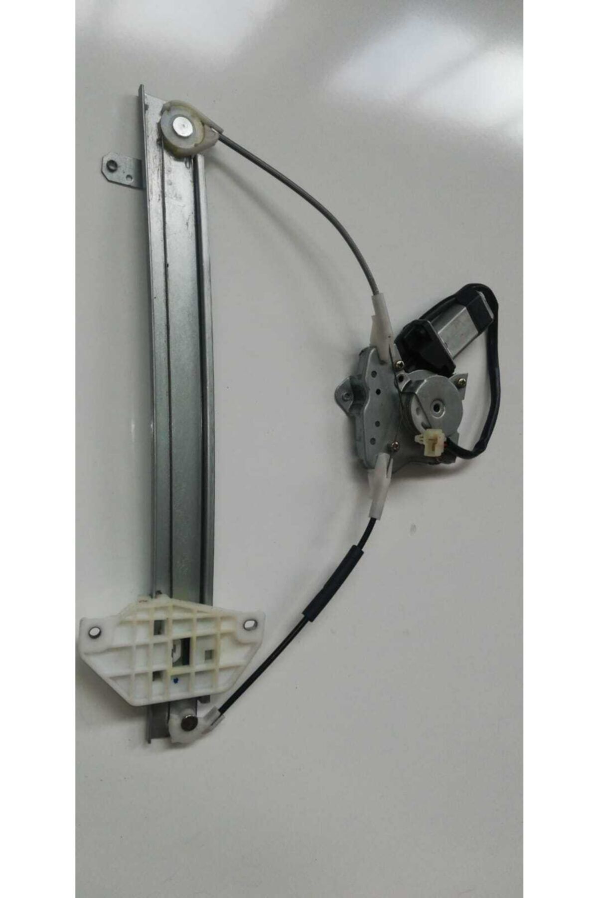 İthal Kriko Cam Lancer 98-01 Arka Rh (elek. Motorlu)