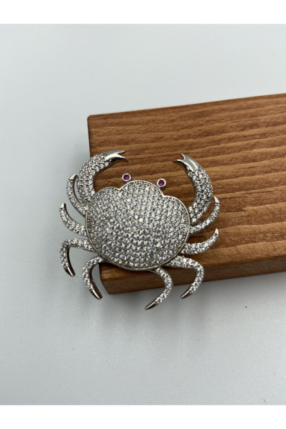 Sare silver Zirkon Taşlı Yengeç Motifli Gümüş Göğüs Iğnesi